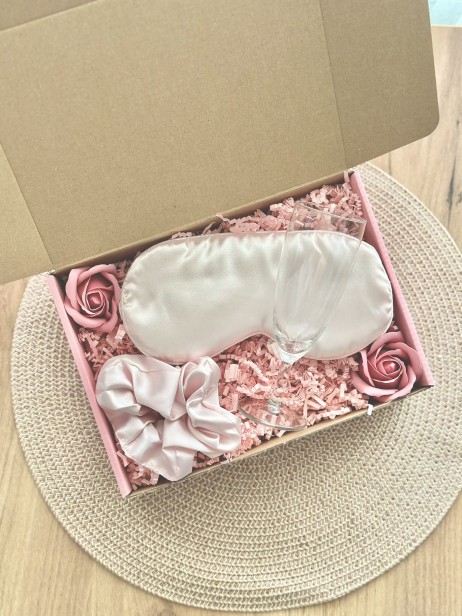 Box prezentowy na urodziny, panieński, dla panny młodej/świadkowej, dla przyjaciółki, dla dziewczyny, dla niej, upominek - kieliszek, gumka Scrunchie, opaska na oczy - biel