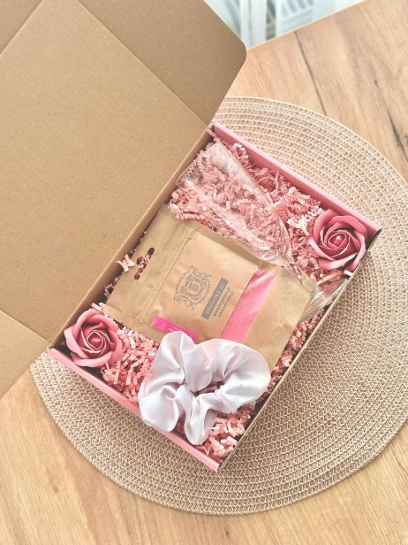 Box prezentowy na urodziny, panieński, dla panny młodej/świadkowej, dla przyjaciółki, dla dziewczyny, dla niej, upominek - kieliszek, gumka Scrunchie, sól do kąpieli Wieliczka