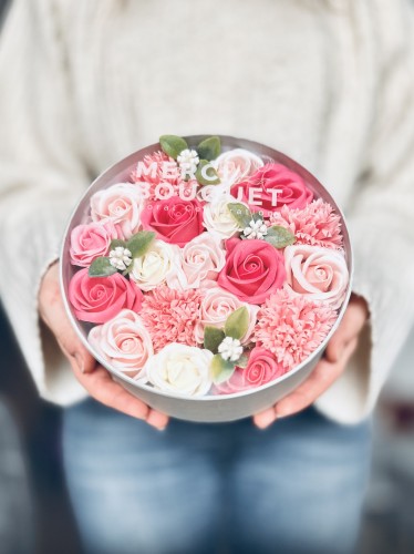 FlowerBox RÓŻ z kwiatów mydlanych PREMIUM - panieński, ślub, prezent na urodziny, imieniny, podziękowania rodziców, dla świadkowej, nauczyciela, mamy, podziękowanie