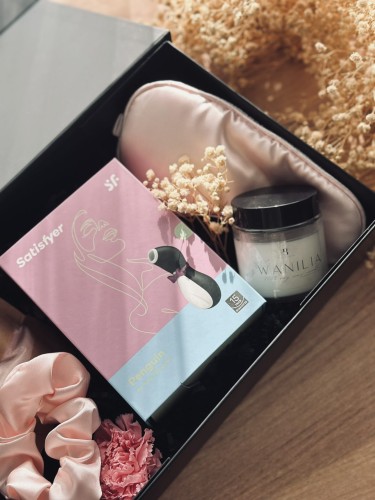 PleasureBox - box prezentowy PREMIUM z Pingwinkiem od SATISFYER na panieński, urodziny, walentynki, rocznicę