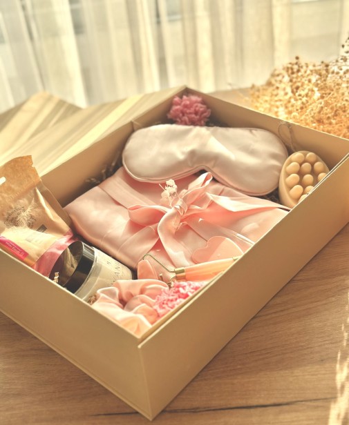 RelaxBox - chwila relaxu - box prezentowy róż PREMIUM - baby shower, dla przyszłej mamy, dzień mamy, urodziny, walentynki, dla dziewczyny, panieński, ślub, dla Niej