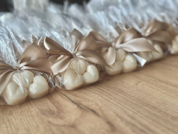 Mydełka serduszka w celofanie ze wstążką na PODZIĘKOWANIA  - ślub, panieński, baby shower, chrzciny, dla nauczycieli, urodziny i inne uroczystości, podziękowanie