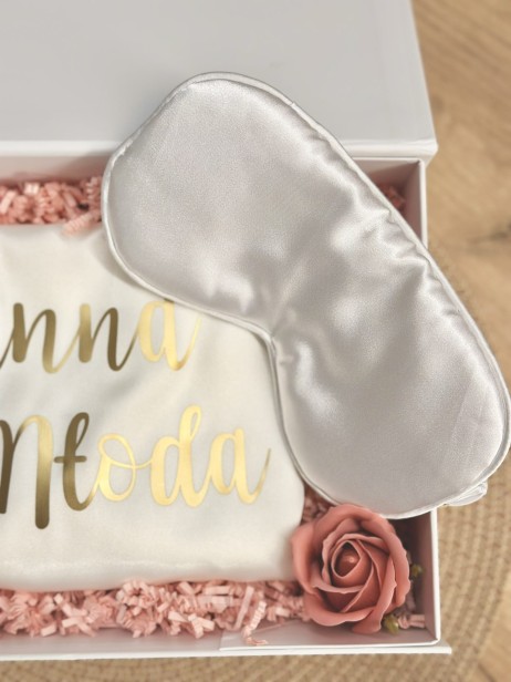 BridalBox - box prezentowy dla Panny Młodej - personalizowany szlafrok, opaska na oczy, gumka Scrunchie - prezent na ślub, panieński