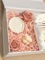 BridalBox - box prezentowy dla Panny Młodej - personalizowany szlafrok, podstawka z gipsu polimerowego i świeczka sojowa - prezent na ślub, panieński