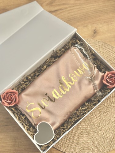 BridesmaidBox - box prezentowy dla Świadkowej - personalizowany szlafrok, kieliszek, lusterko serduszko - podziękowanie, prezent, zapytanie o świadkowanie, panieński, ślub