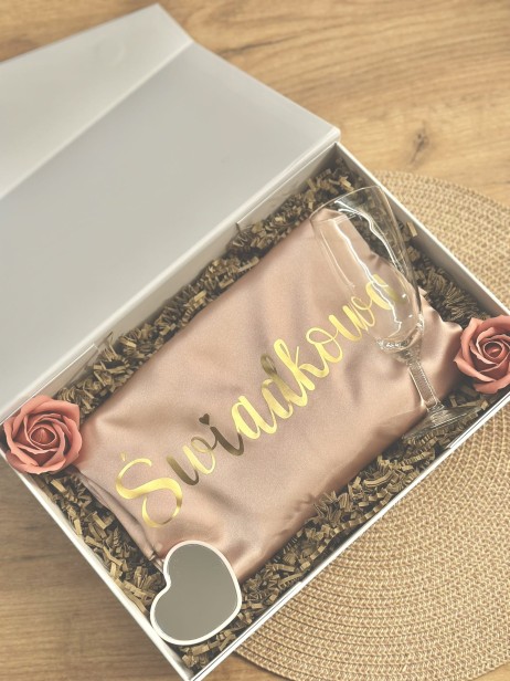 BridesmaidBox - box prezentowy dla Świadkowej - personalizowany szlafrok, kieliszek, lusterko serduszko - podziękowanie, prezent, zapytanie o świadkowanie, panieński, ślub