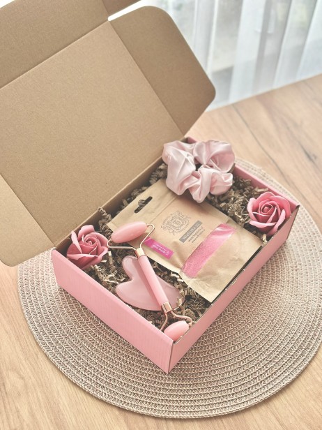 Box prezentowy na urodziny, panieński, dla panny młodej/świadkowej, dla przyszłej mamy na baby shower, dla niej, dla przyjaciółki, dla dziewczyny, upominek - gumka Scrunchie, roler i masażer Gua Sha, sól do kąpieli Wieliczka