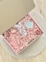 Box prezentowy na urodziny, panieński, dla panny młodej/świadkowej, upominek - kieliszek, gumka Scrunchie, roler i masażer Gua Sha, lusterko serduszko
